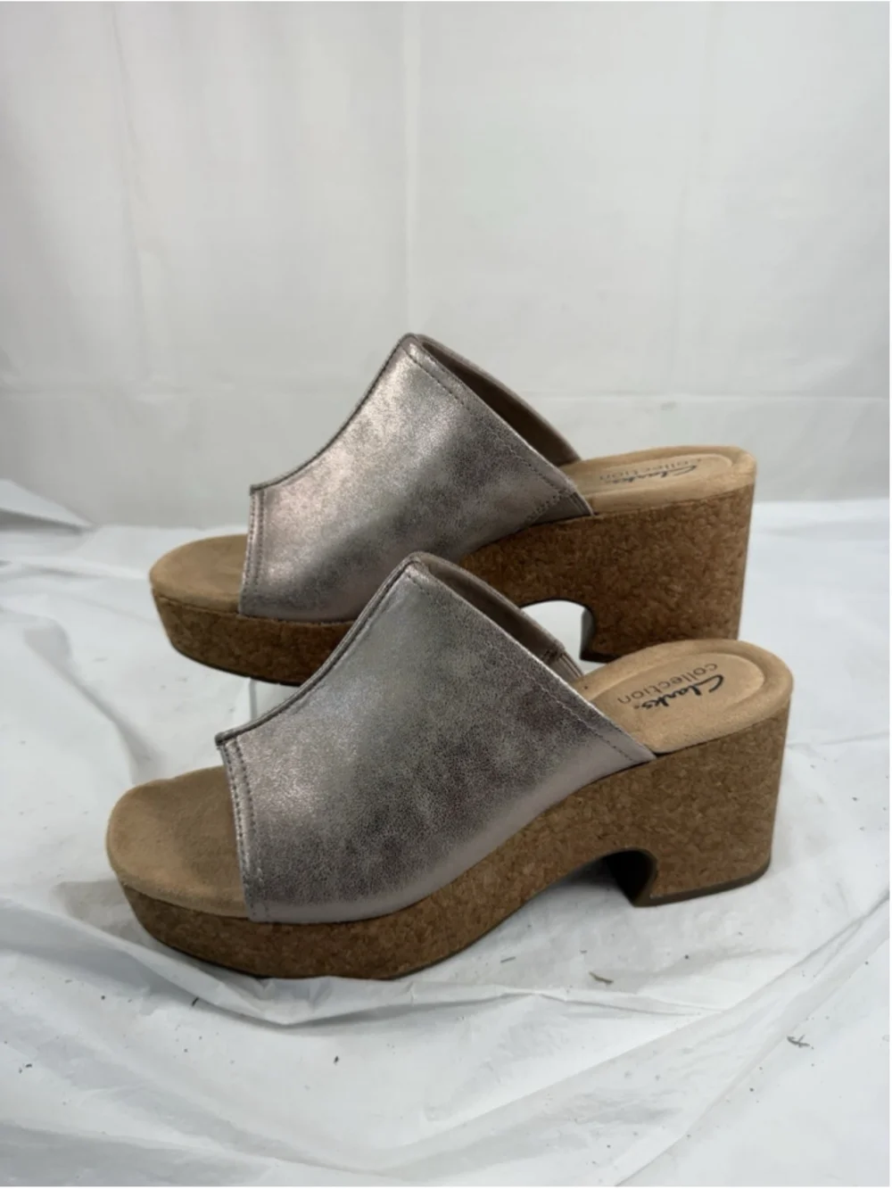 Clarks Collection Nerisa Vine Wedge Sandals Taupe Metallic Size 8 nubuck leather